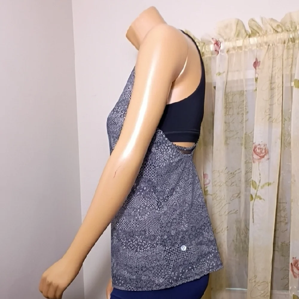 Lululemon Athletica Navy Patterned‎ Tank Top